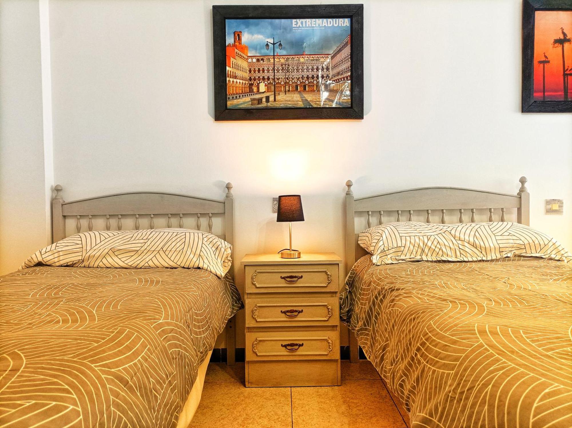 Castañar de Ibor Hostal Restaurante Solaire מראה חיצוני תמונה